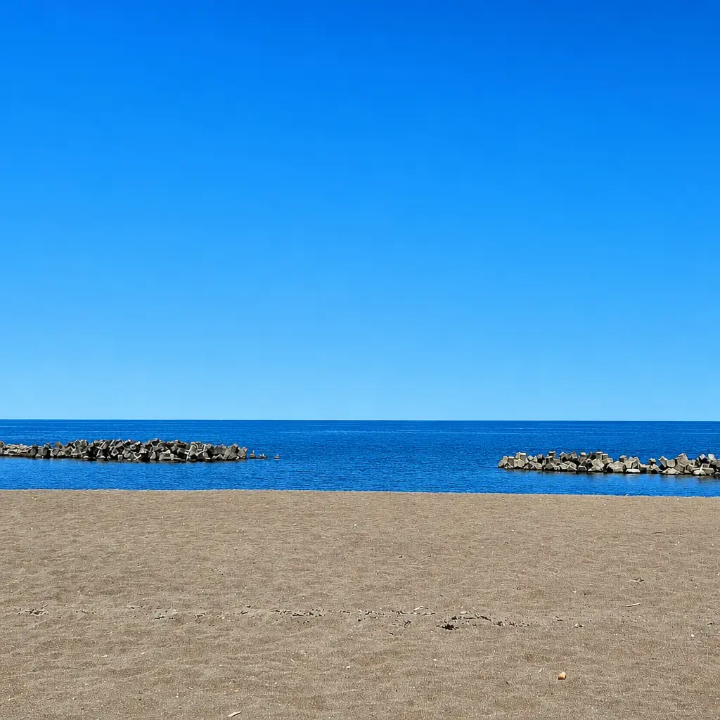 すきとおる遠浅の海と砂浜